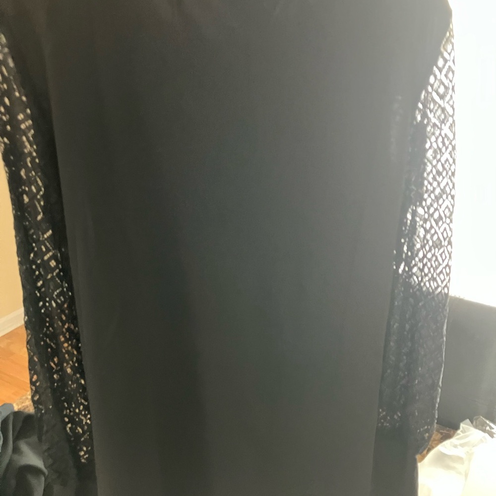 Ladies NWT. Rhinestone skull long sleeve lace armed shirts - Picture 5 of 5